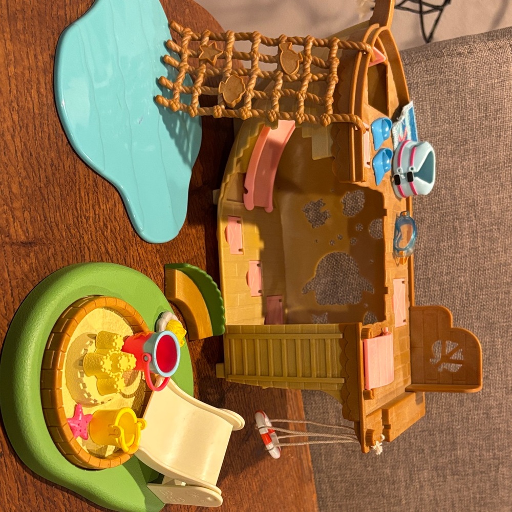 Calico Critters Adventure Ship and Paddling Pool/Sandbox with swim accessories